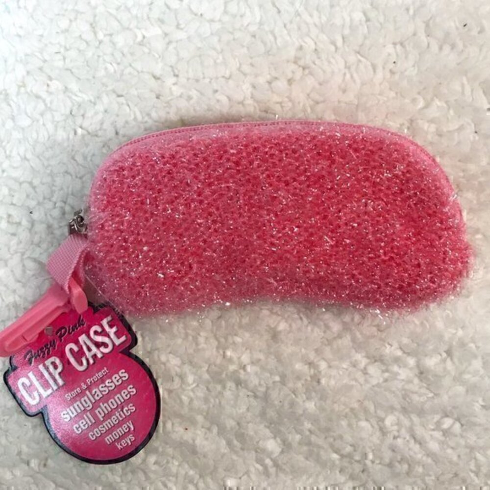 Accoutrements Fuzzy Pink Clip Case